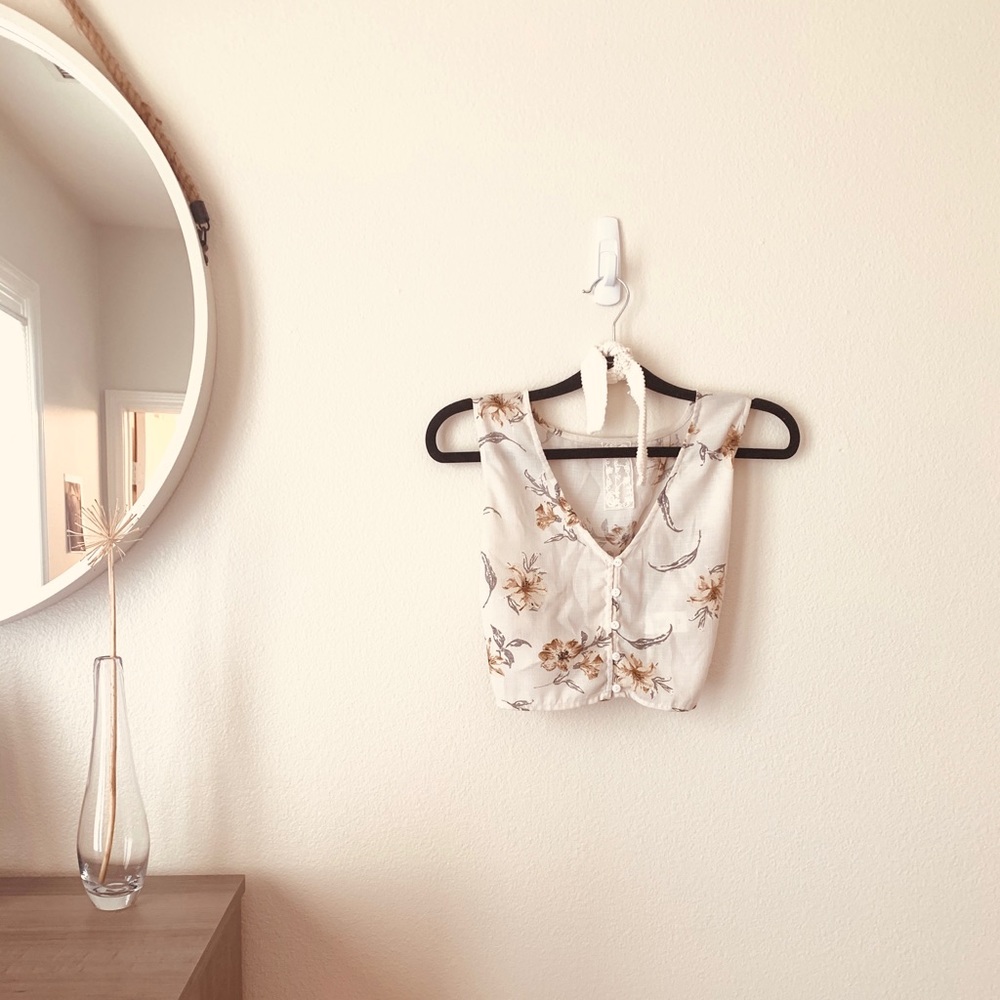 Super cute floral tank!!